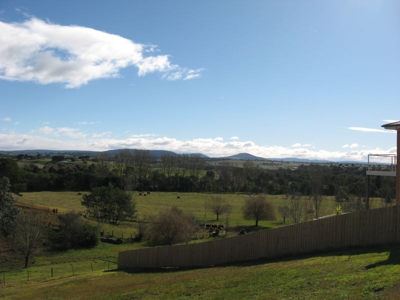 37 Harnham Drive, Bairnsdale VIC 3875