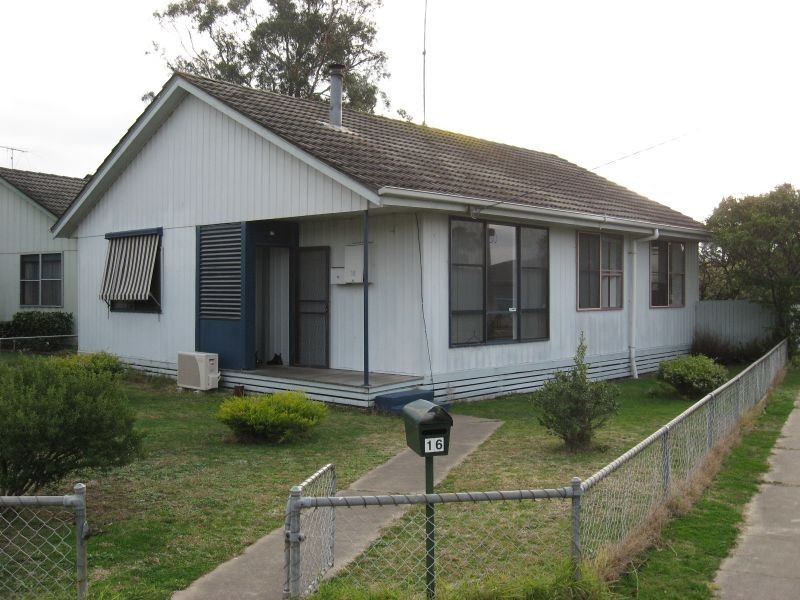 16 Davies Street, Bairnsdale VIC 3875