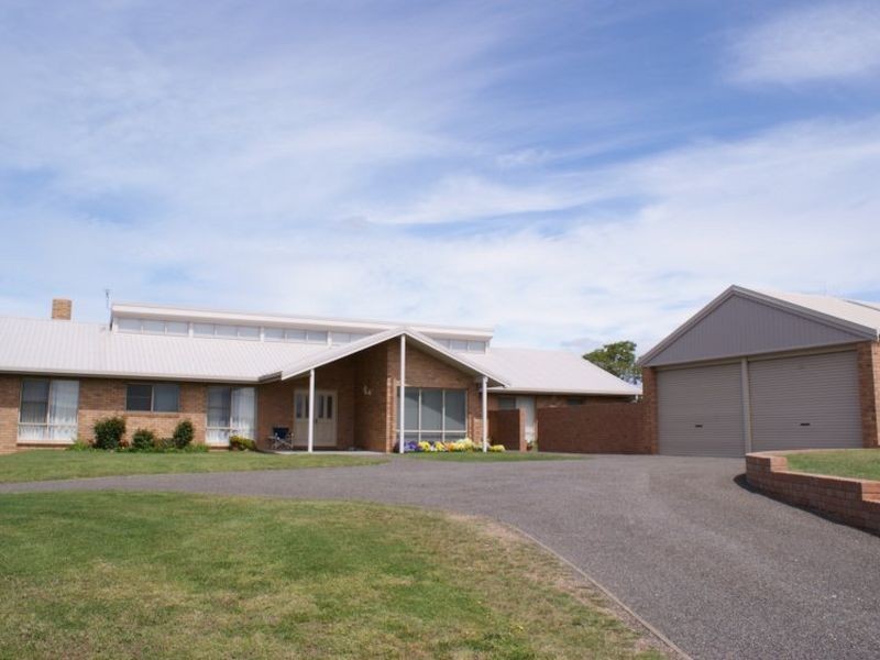 16 The Boulevard Wy Yung, Bairnsdale VIC 3875