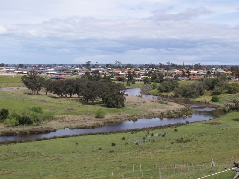 16 The Boulevard Wy Yung, Bairnsdale VIC 3875