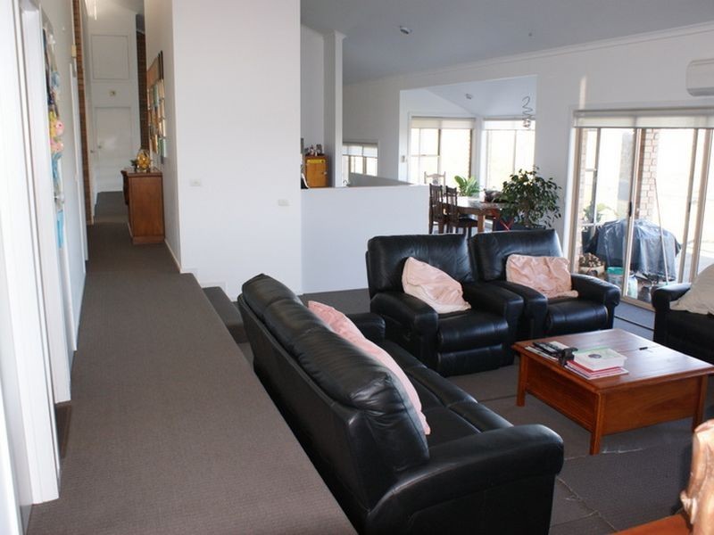 16 The Boulevard Wy Yung, Bairnsdale VIC 3875