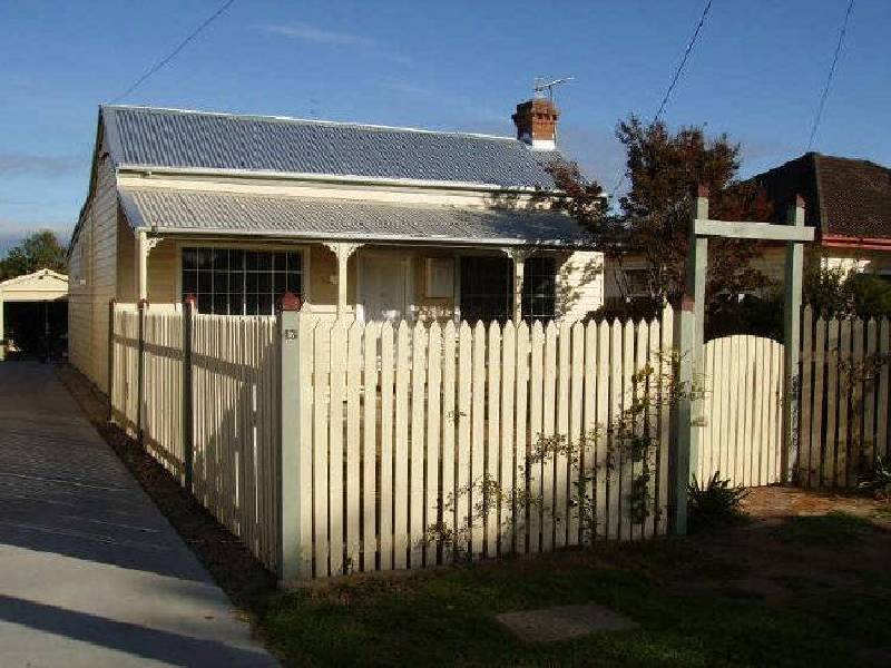 43 Pinnock Street, Bairnsdale VIC 3875