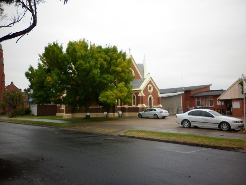 235  237 239 Main Street  – 27 & 27A Pyke Street, Bairnsdale VIC 3875