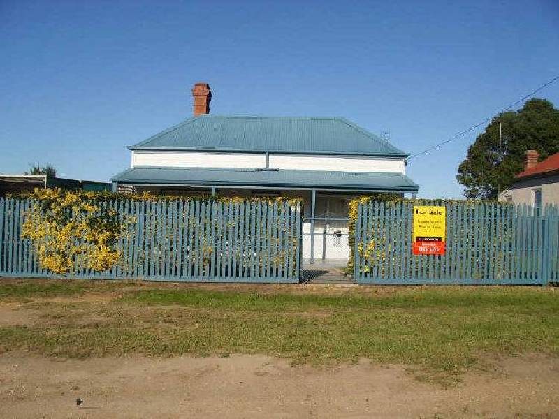 37 Macleod Street, Bairnsdale VIC 3875