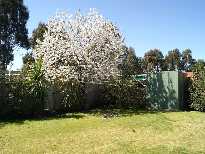 25 Cameron Crescent, Bairnsdale VIC 3875