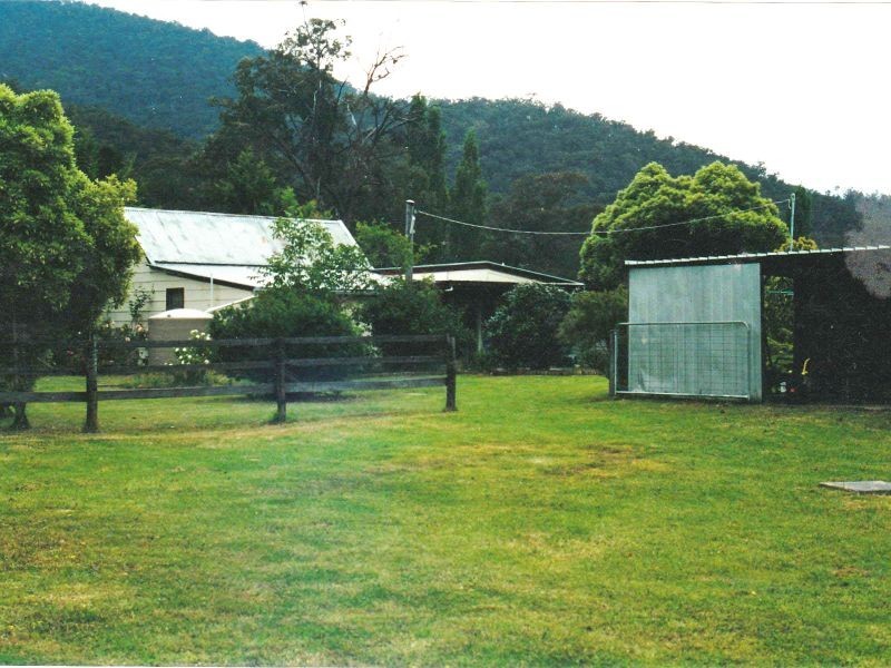 6769 Dargo Road CASTLEBURN, Dargo VIC 3862