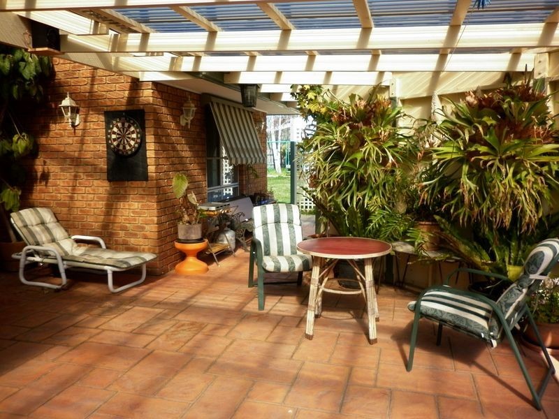 33 Balmoral Crescent, Bairnsdale VIC 3875