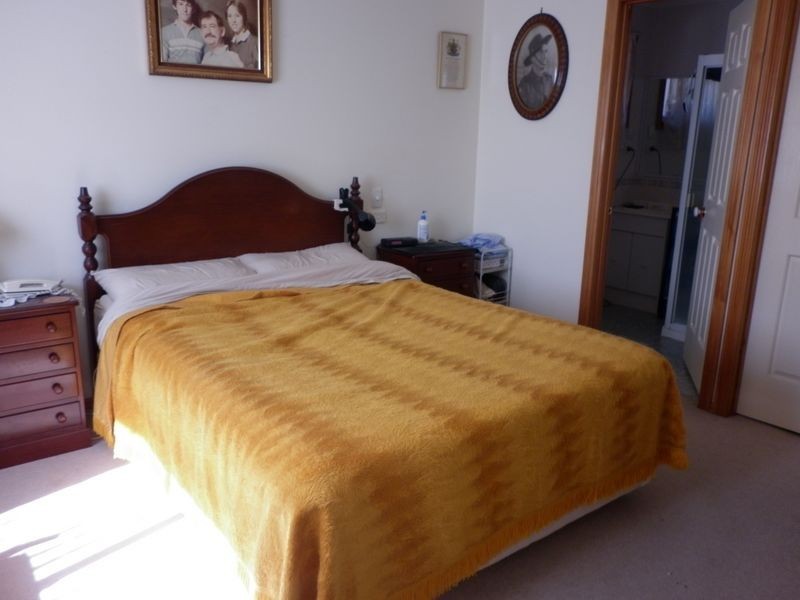 33 Balmoral Crescent, Bairnsdale VIC 3875