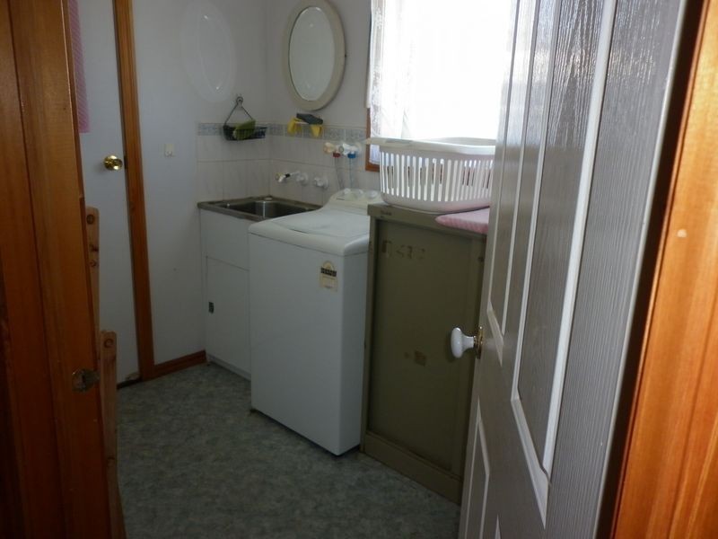 33 Balmoral Crescent, Bairnsdale VIC 3875