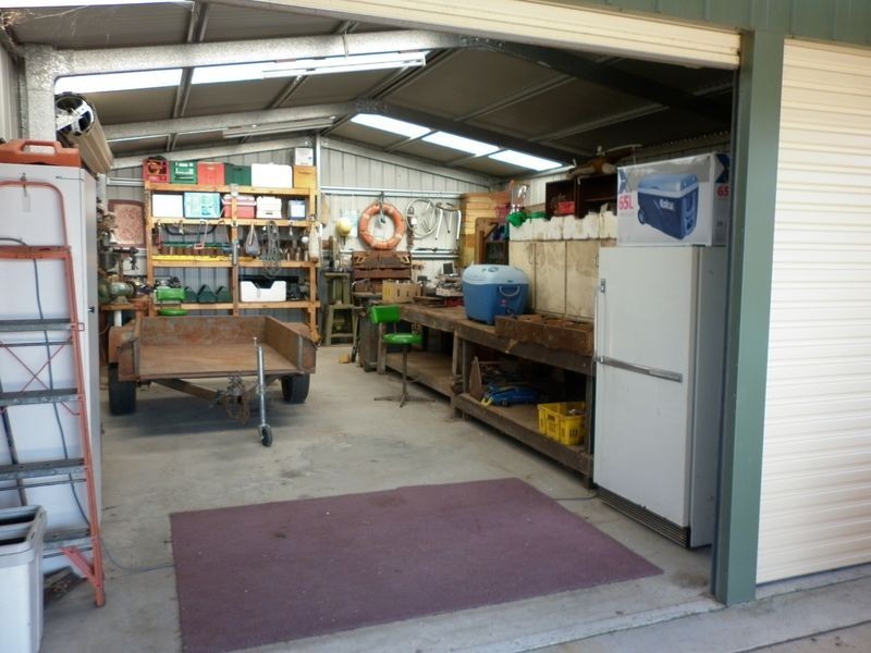 33 Balmoral Crescent, Bairnsdale VIC 3875