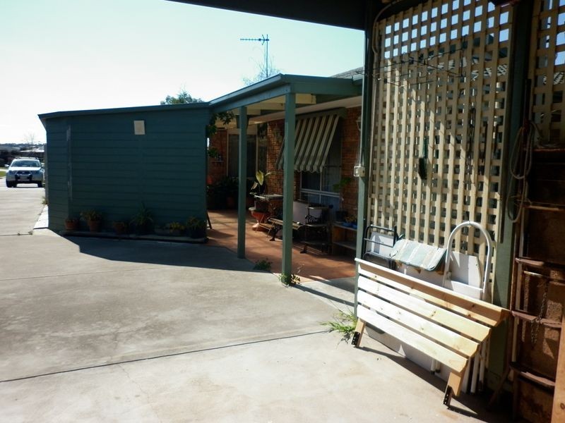 33 Balmoral Crescent, Bairnsdale VIC 3875