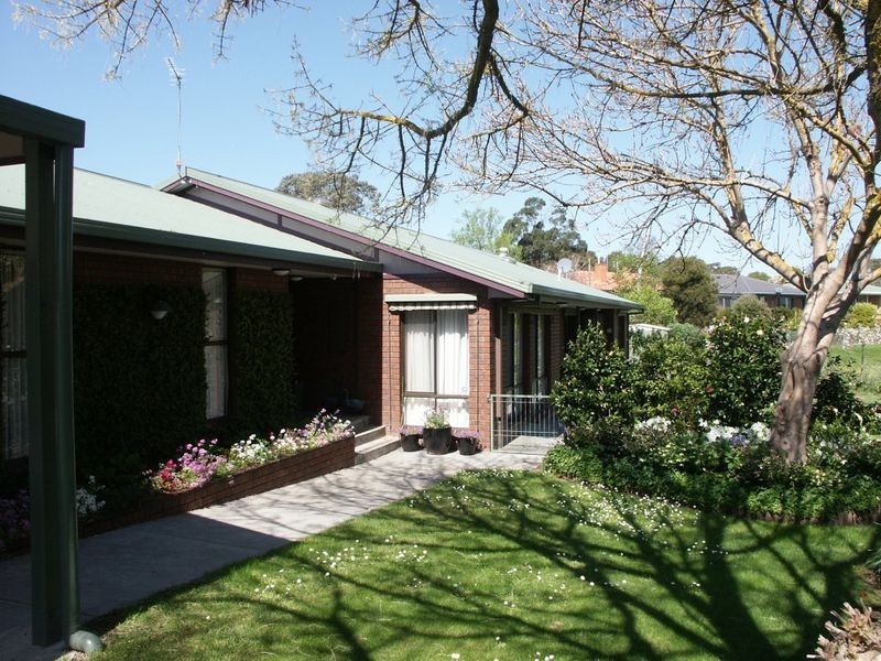 2 Finchley Court, Bairnsdale VIC 3875