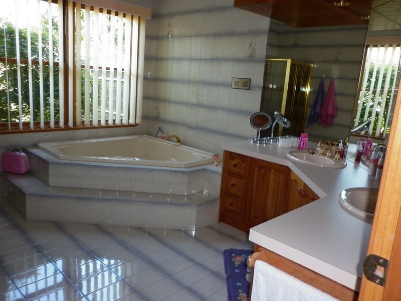 12 Riverview Close, Wy Yung VIC 3875