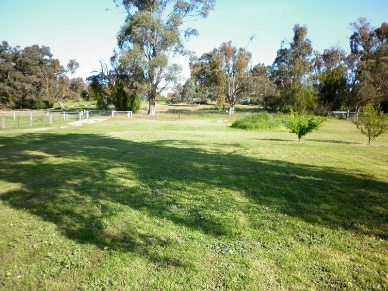 34 Dawson Street, Wiseleigh VIC 3885