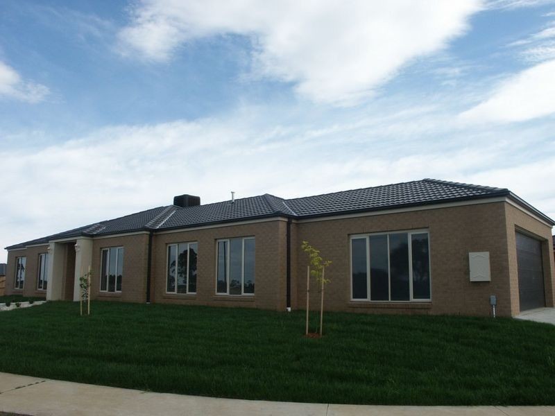 21 Phoebes Way, Bairnsdale VIC 3875