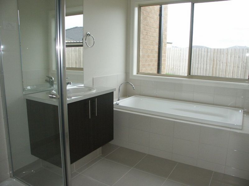 21 Phoebes Way, Bairnsdale VIC 3875