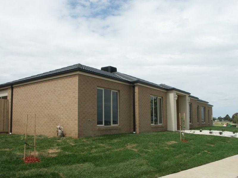 21 Phoebes Way, Bairnsdale VIC 3875