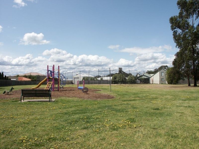 35 Harnham Drive, Bairnsdale VIC 3875