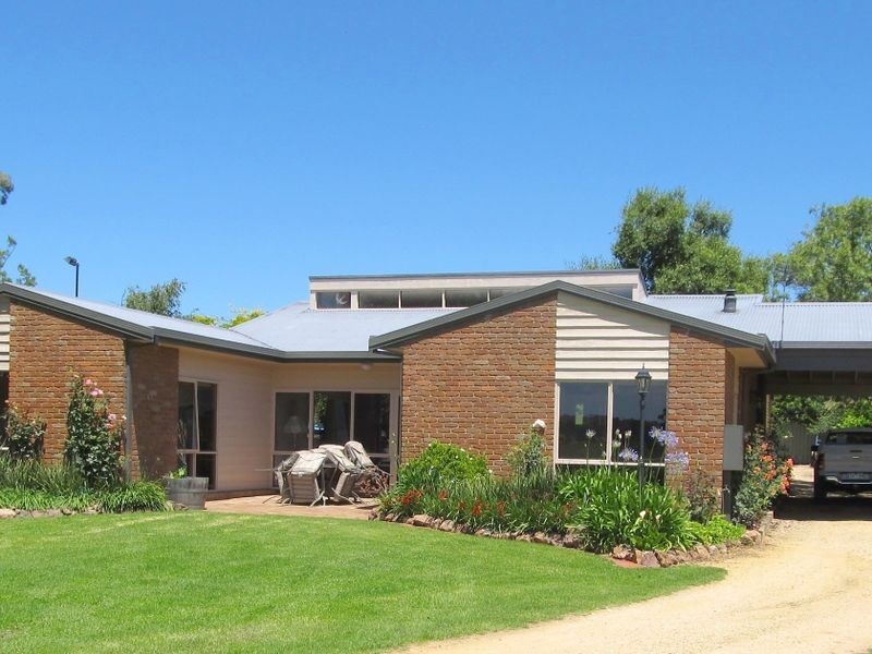 31 Pope Street, Bairnsdale VIC 3875