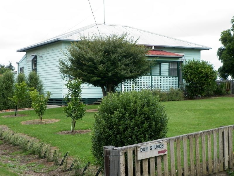 6 Macleod Court, Bairnsdale VIC 3875