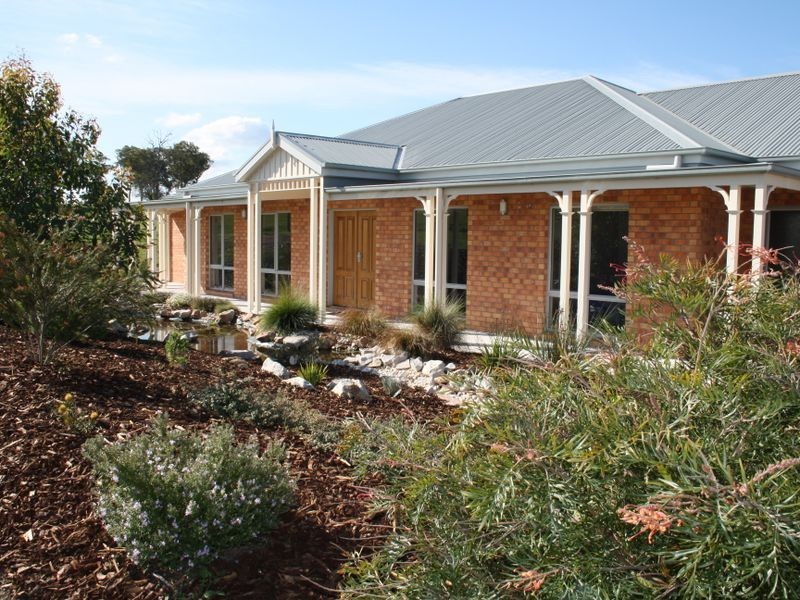 45 Kingsley Drive, Bairnsdale VIC 3875