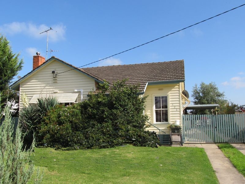 122 Dalmahoy Street, Bairnsdale VIC 3875