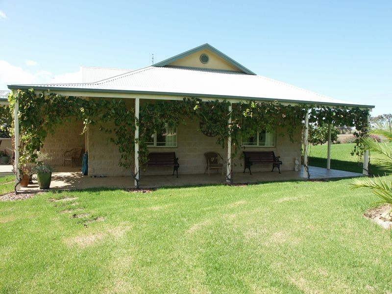 230 Clifton West Road Ellaswood, Bairnsdale VIC 3875