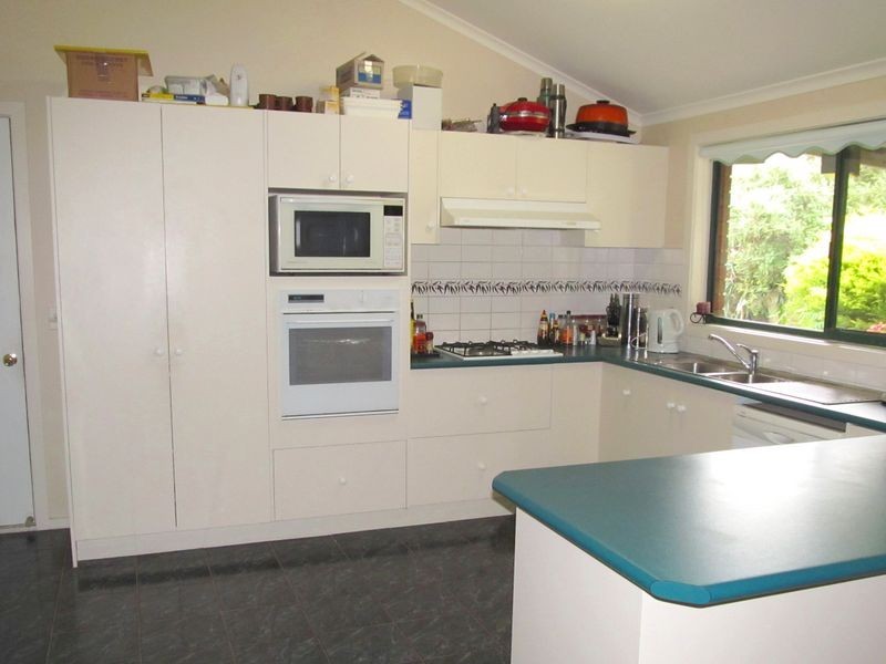 63 Amberly Drive, Nicholson VIC 3882