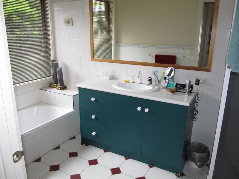 63 Amberly Drive, Nicholson VIC 3882