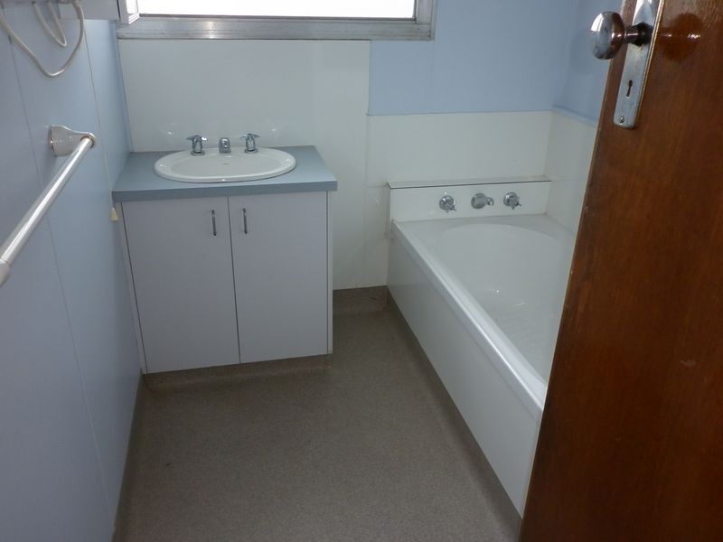 9 Cameron Crescent, Bairnsdale VIC 3875