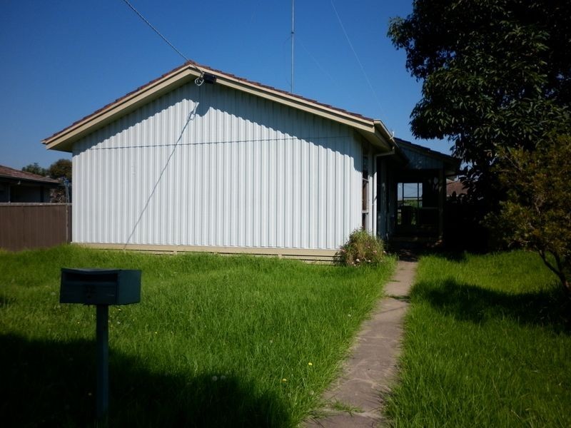 32 Cameron Crescent, Bairnsdale VIC 3875