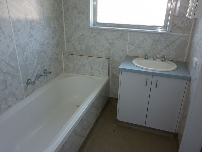 32 Cameron Crescent, Bairnsdale VIC 3875