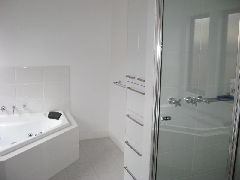 6 Gatehouse Drive, Bairnsdale VIC 3875