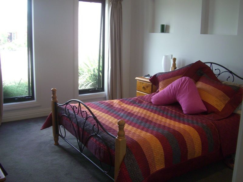 6 Gatehouse Drive, Bairnsdale VIC 3875