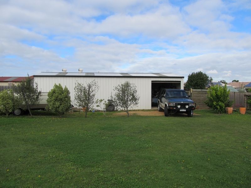 6 Gatehouse Drive, Bairnsdale VIC 3875