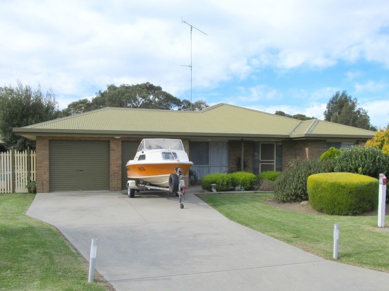 69 Harnham Drive, Bairnsdale VIC 3875