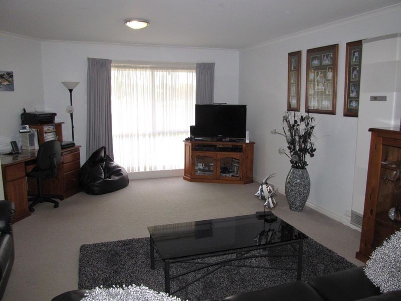 69 Harnham Drive, Bairnsdale VIC 3875