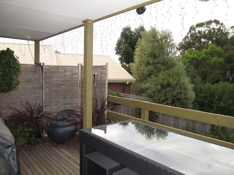 69 Harnham Drive, Bairnsdale VIC 3875