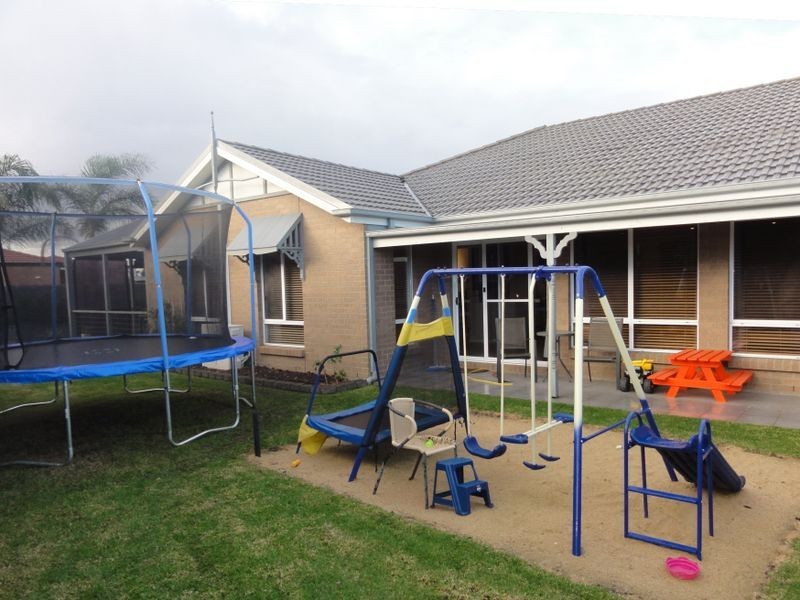 13 Parkes Court, Bairnsdale VIC 3875