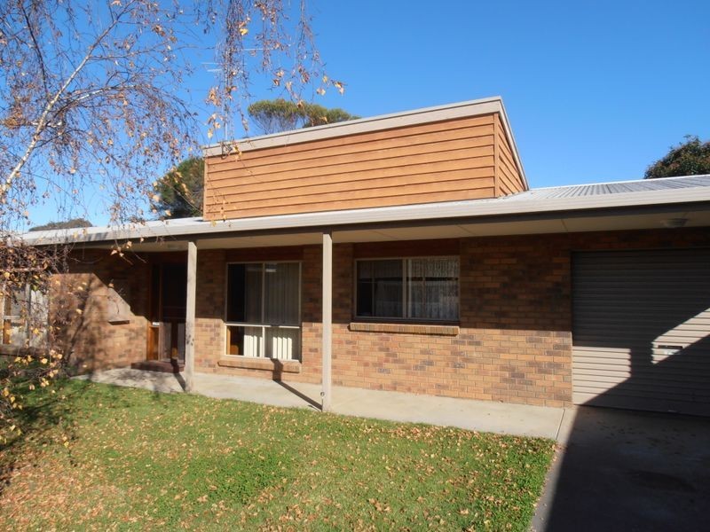 2 & 3/58 Ligar Street, Bairnsdale VIC 3875