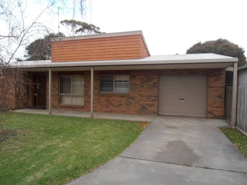 2 & 3/58 Ligar Street, Bairnsdale VIC 3875