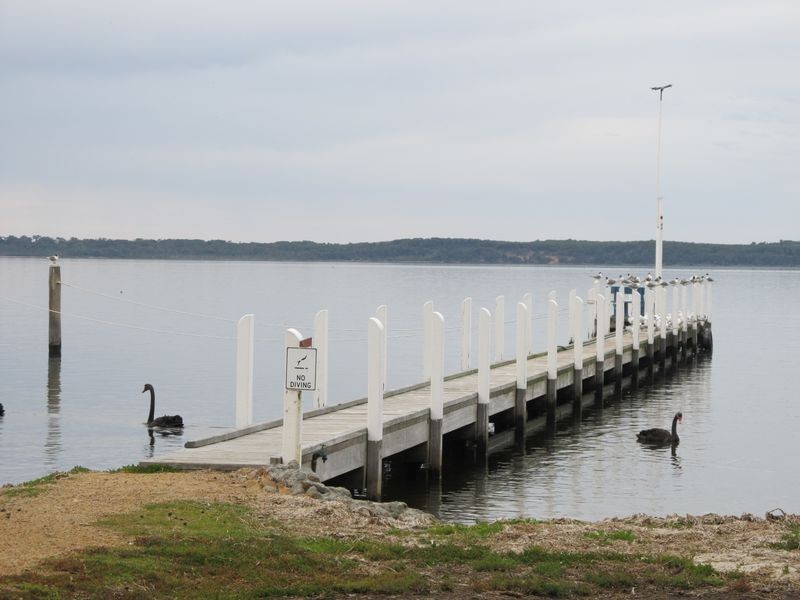 Lodge 15/2 Wattle Point Road, Bairnsdale VIC 3875