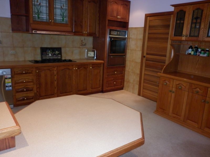 4 Clifton Close, Wy Yung VIC 3875