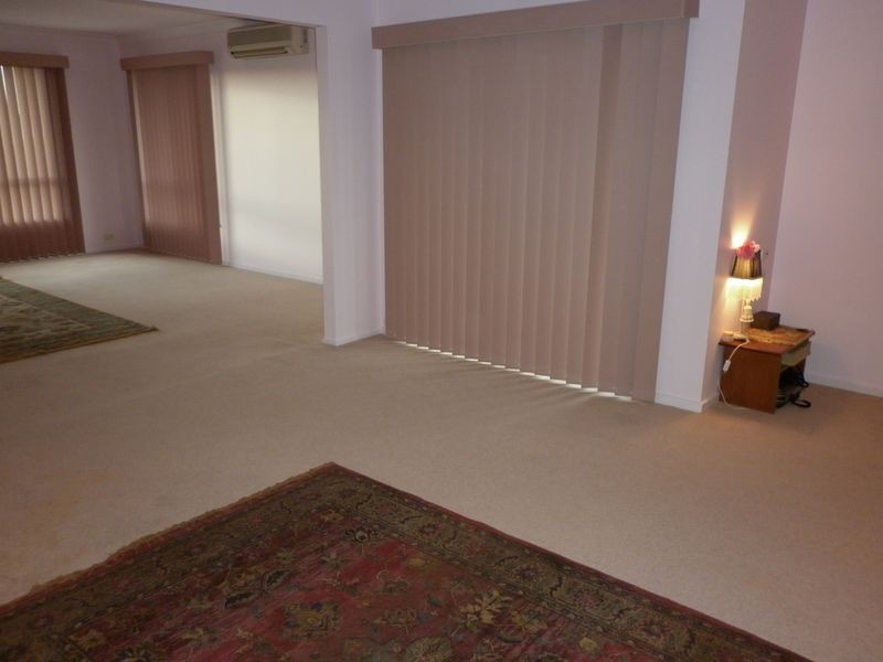 4 Clifton Close, Wy Yung VIC 3875