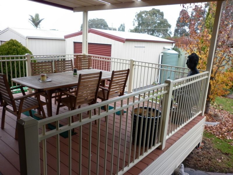 4 Clifton Close, Wy Yung VIC 3875