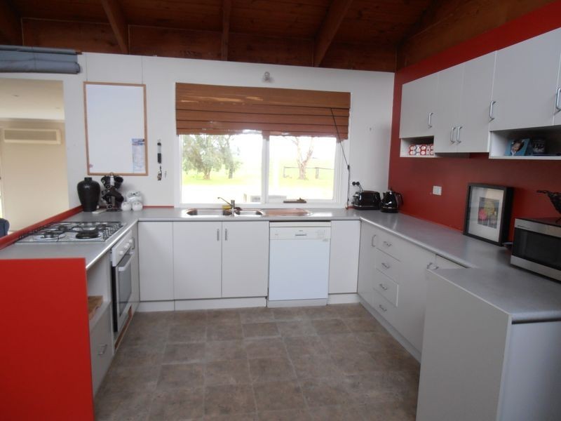 50 Main Road, Lindenow VIC 3865