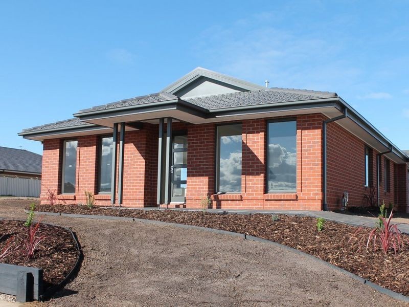 1/18 (lot 50 Lormier Drive, Bairnsdale VIC 3875