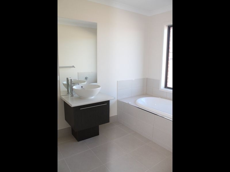 1/18 (lot 50 Lormier Drive, Bairnsdale VIC 3875