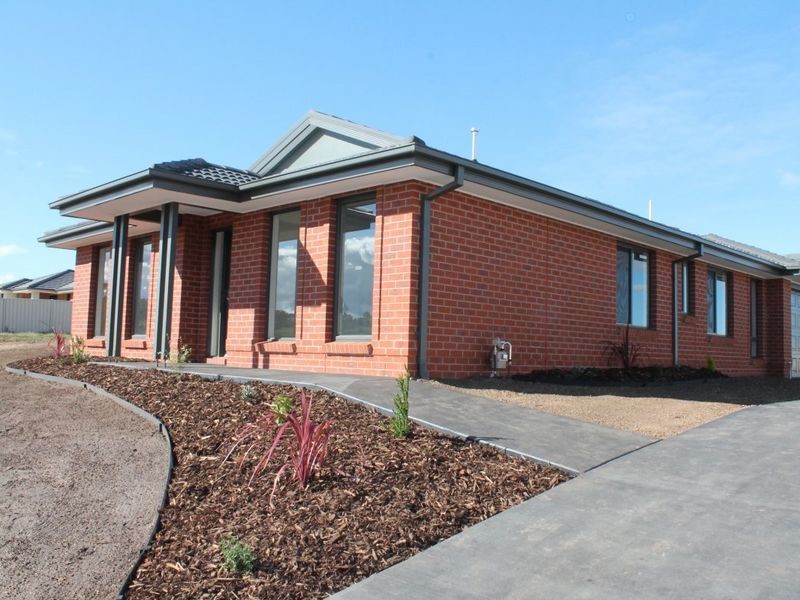 1/18 (lot 50 Lormier Drive, Bairnsdale VIC 3875