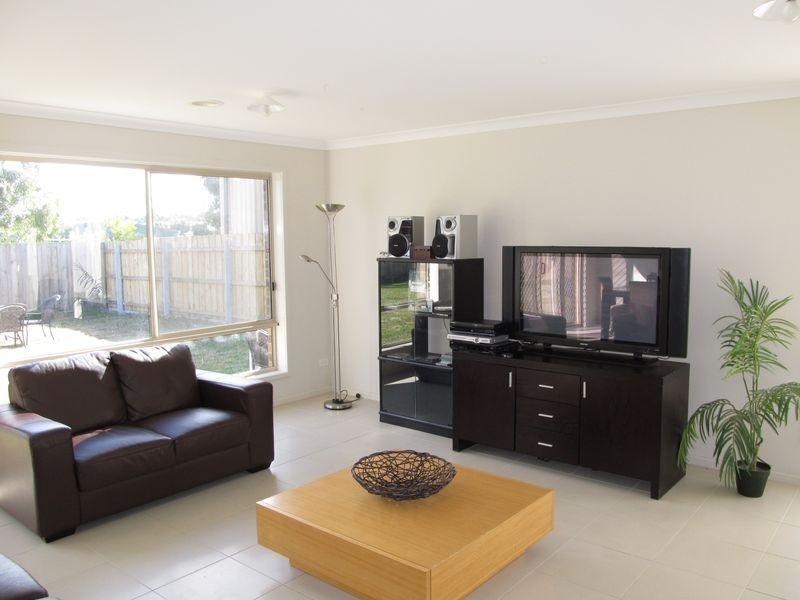 8 Phoebes Way Eastwood, Bairnsdale VIC 3875